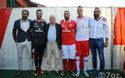 Sponsor e tifosi alla presentazione delle maglie