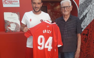 Oggi consegnata una maglia al geom. Grizi