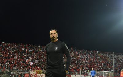 “in questa categoria non c’è il Var e determinati episodi possono trarre in inganno l’arbitro. Souare doveva accompagnare il giocatore avversario ma rivedendo le immagini il contatto è inesistente. IL GOL SUBITO POTEVA TAGLIARCI LE GAMBE INVECE I RAGAZZI hanno fatto una grande prestazione, sono orgoglioso di loro”